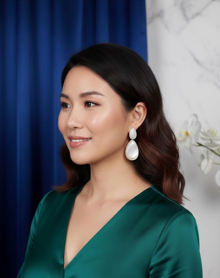 Nayvya Pearl Drop Earrings